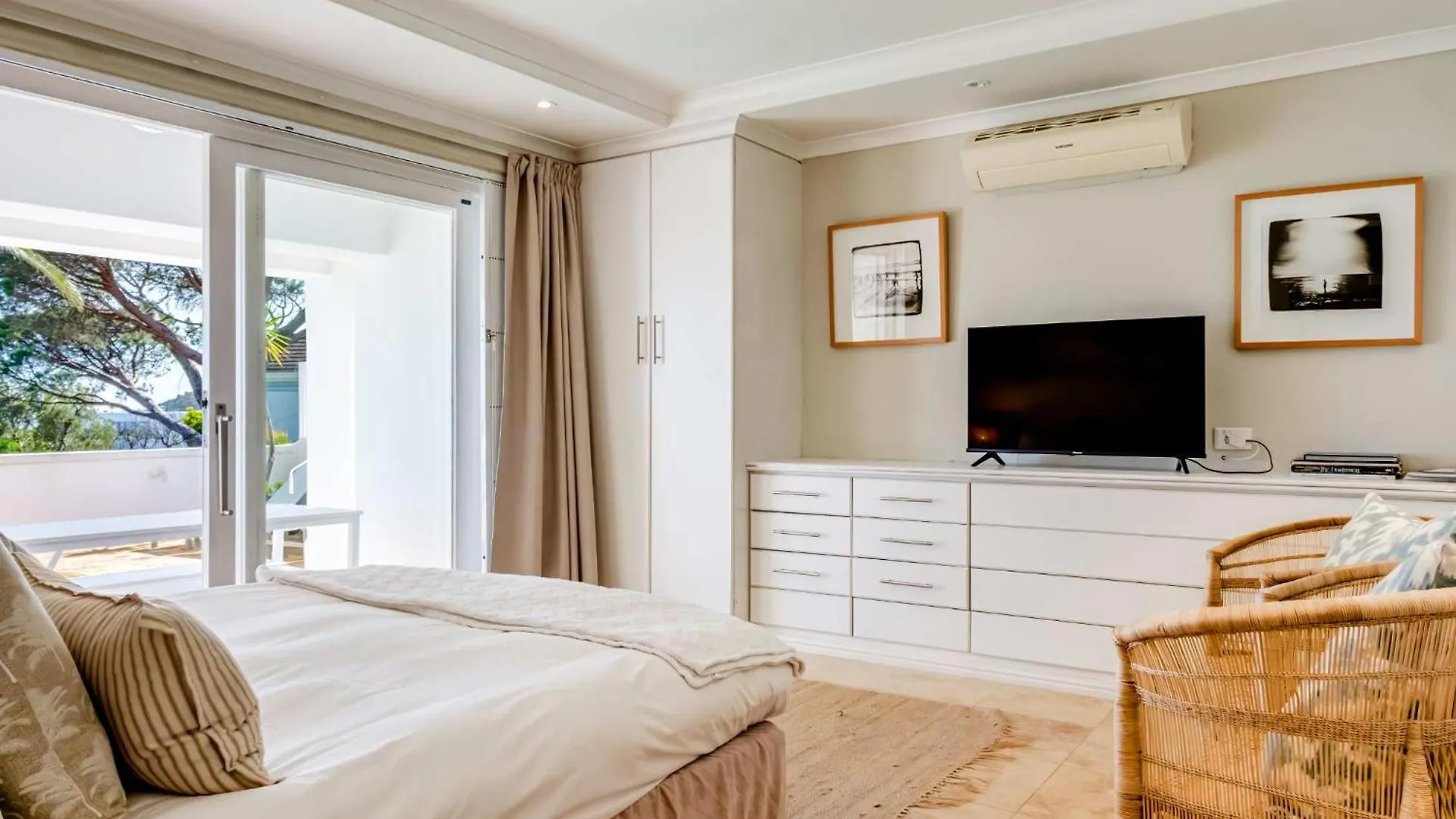 Holiday home 2-Br Camps Bay Apartment With Pool Atlantic Tide Cape Town